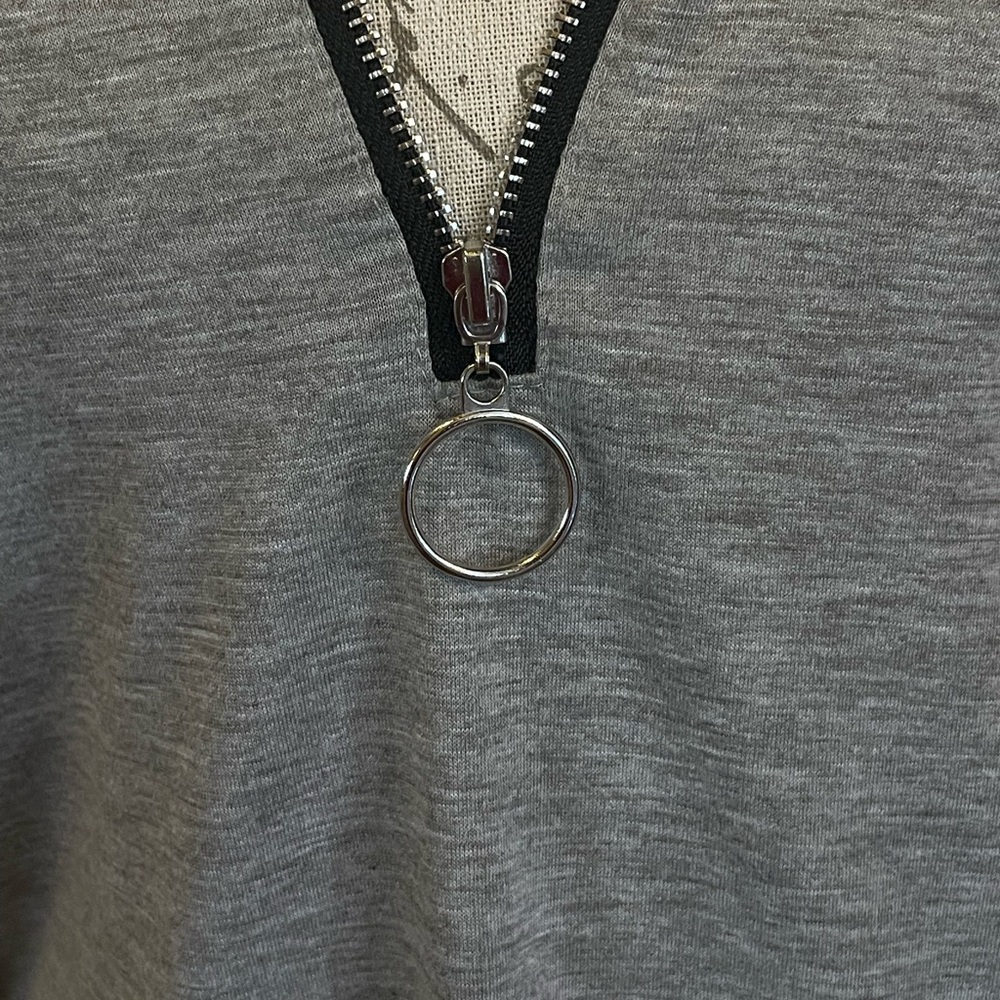 🤐 ZIPPER TOP 🤐 - Picture 4 of 11